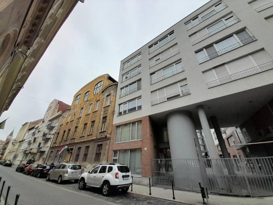 Lovely Apartment In City Centre For 4 Guests Budapesta Exterior foto