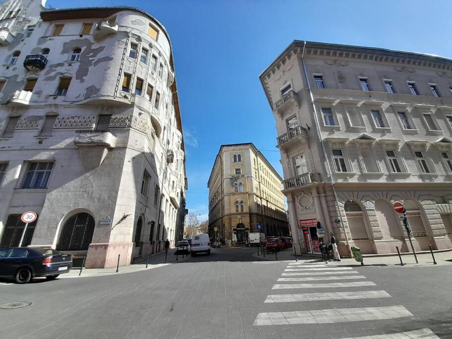 Lovely Apartment In City Centre For 4 Guests Budapesta Exterior foto