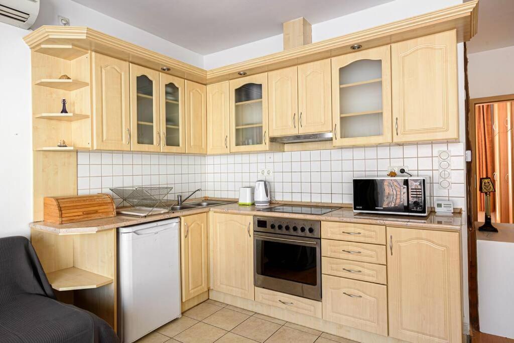 Lovely Apartment In City Centre For 4 Guests Budapesta Exterior foto