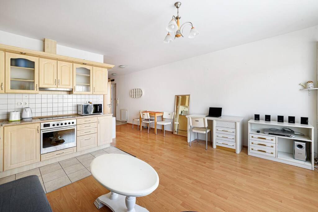 Lovely Apartment In City Centre For 4 Guests Budapesta Exterior foto