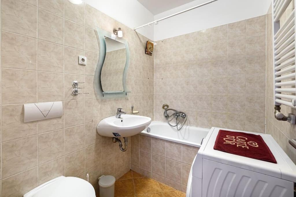 Lovely Apartment In City Centre For 4 Guests Budapesta Exterior foto