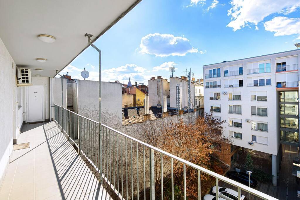 Lovely Apartment In City Centre For 4 Guests Budapesta Exterior foto