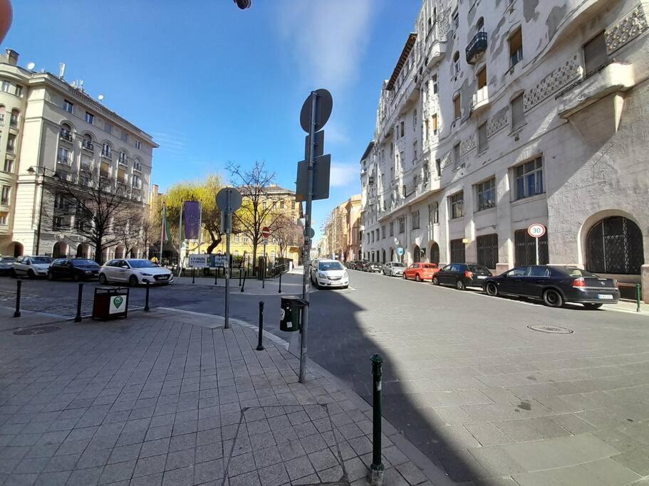 Lovely Apartment In City Centre For 4 Guests Budapesta Exterior foto